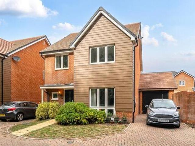 House for sale in Hounsome Fields, Basingstoke and Deane