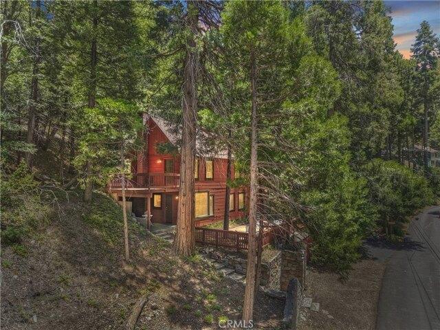 House for sale in Blue Jay, California