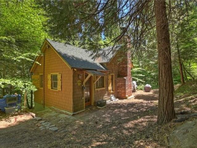 House for sale in Blue Jay, California