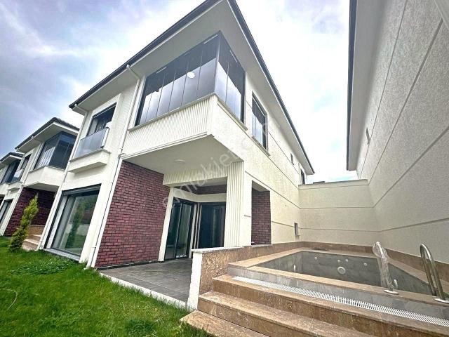 Edremit, Balikesir içerisinde satılık Villa