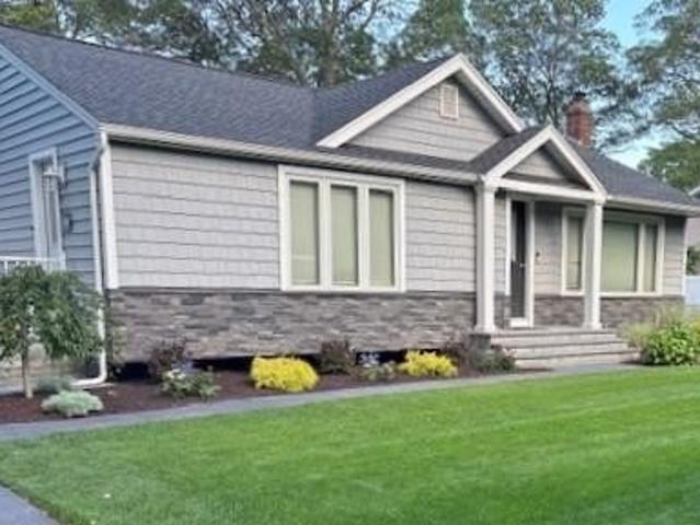 House for sale in Holtsville House for sale in Holtsville