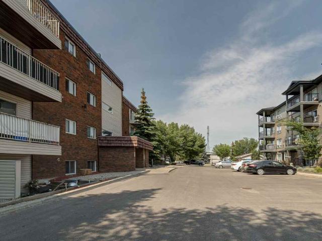 Apartment for rent in Blue Quill, Edmonton