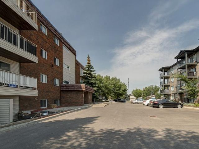 Apartment for rent in Wedgewood, Alberta
