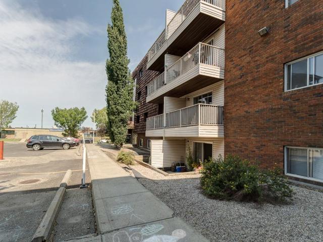 Apartment for rent in Wedgewood, Alberta