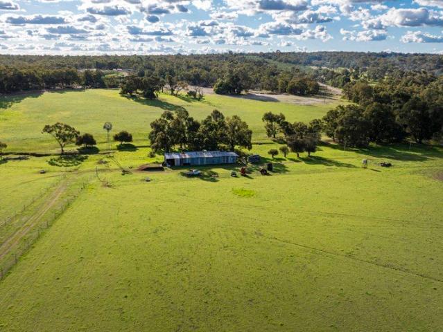Cottage for sale in Bindoon, Western Australia