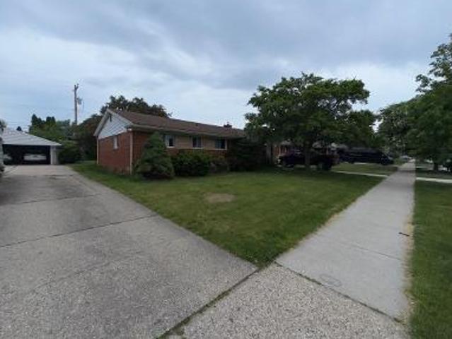 House for sale in Livonia