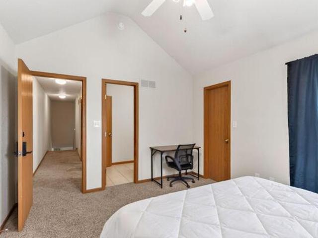Room for rent in Blue Springs, Missouri