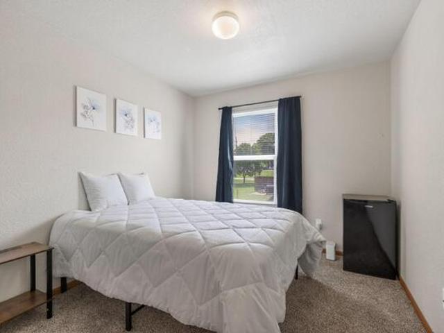 Room for rent in Blue Springs, Missouri