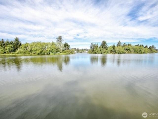 House for sale in Ocean Shores