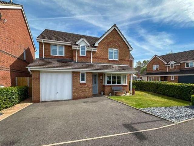 House for sale in Kingsley Moor, Staffordshire