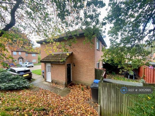 House for rent in Hook Heath, Woking