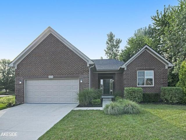 Condo for sale in Clinton Township