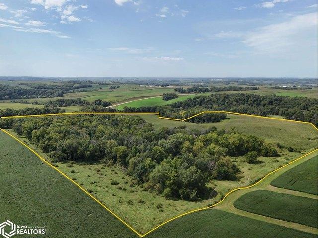 Farm for sale in Cascade, Dubuque County