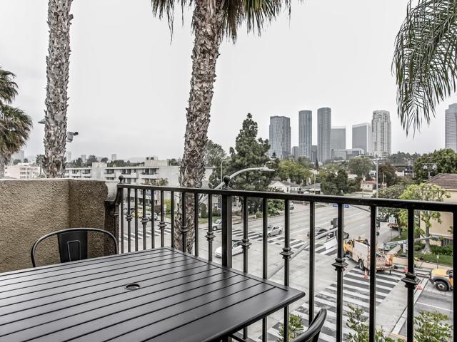 Apartment for rent in Canoga Park, California