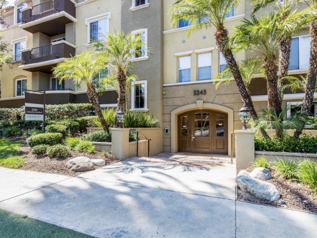 Apartment for rent in Canoga Park, California
