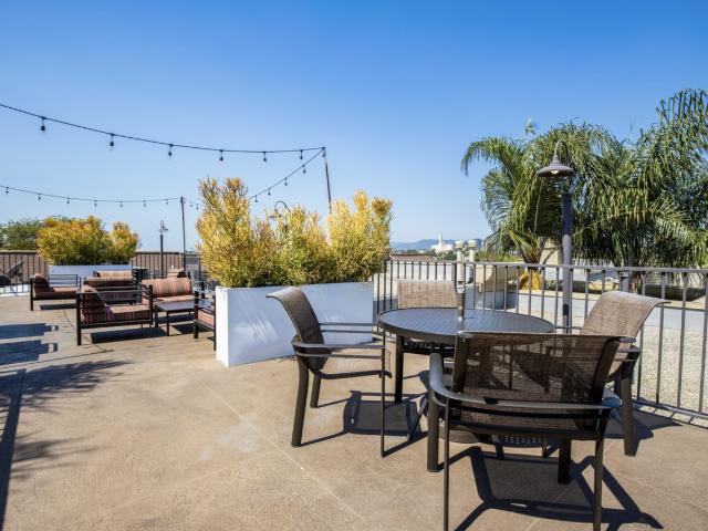 Apartment for rent in Canoga Park, California