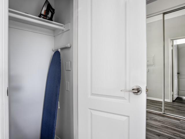 Apartment for rent in Canoga Park, California