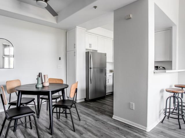 Apartment for rent in Canoga Park, California