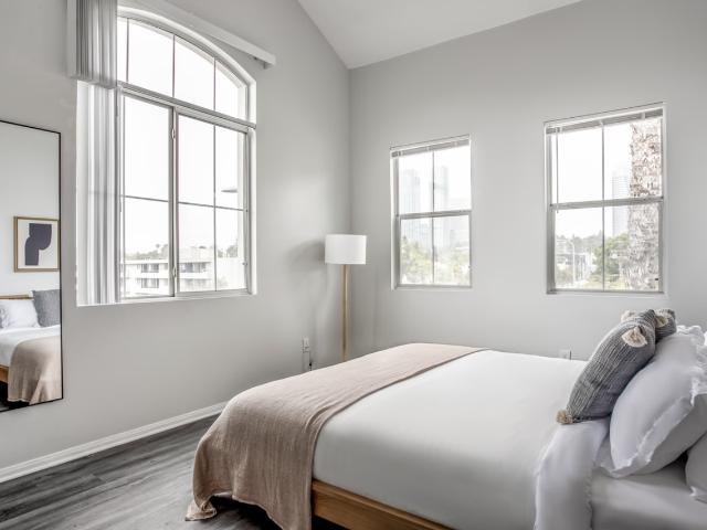 Apartment for rent in Canoga Park, California