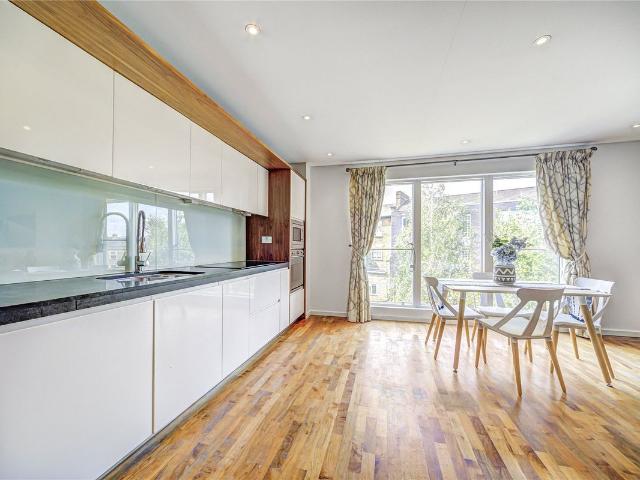 Apartment for rent in Balham, Greater London