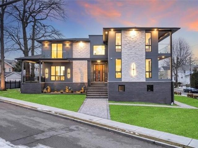 House for sale in Fort Lee, Bergen County