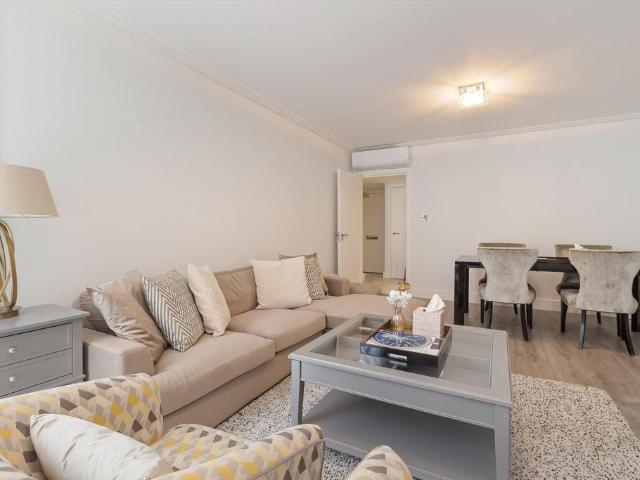 Apartment for rent in Brook Green, Greater London