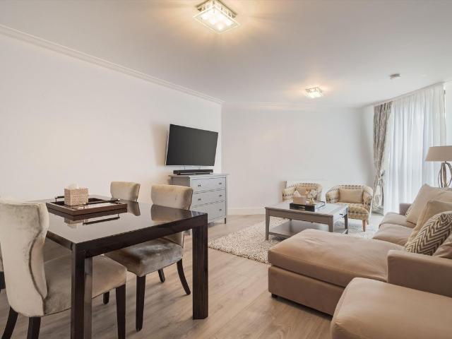 Apartment for rent in Brook Green, Greater London