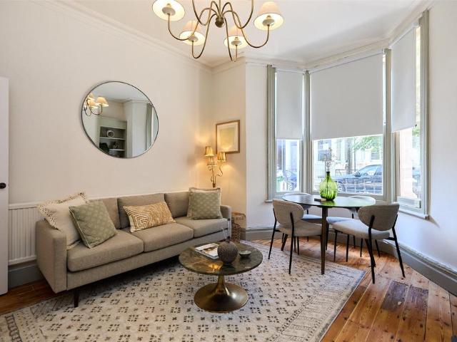 Apartment for rent in Brook Green, Greater London