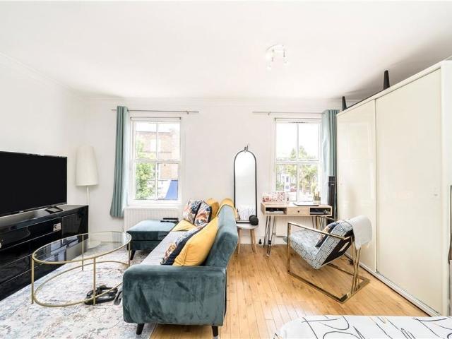 Studio for rent in Brook Green, Greater London