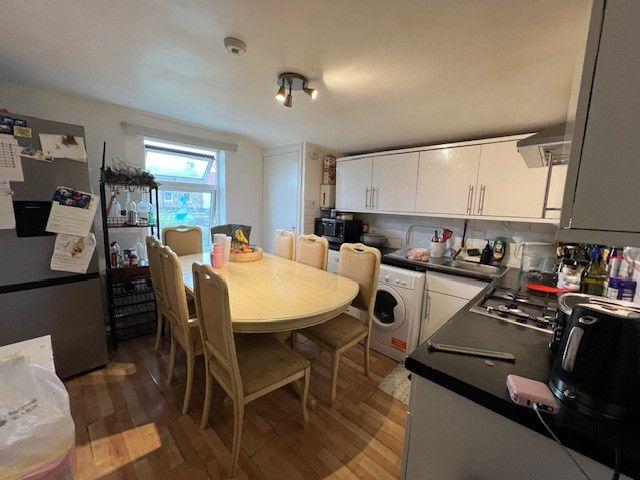 Apartment for rent in Seven Kings, Greater London