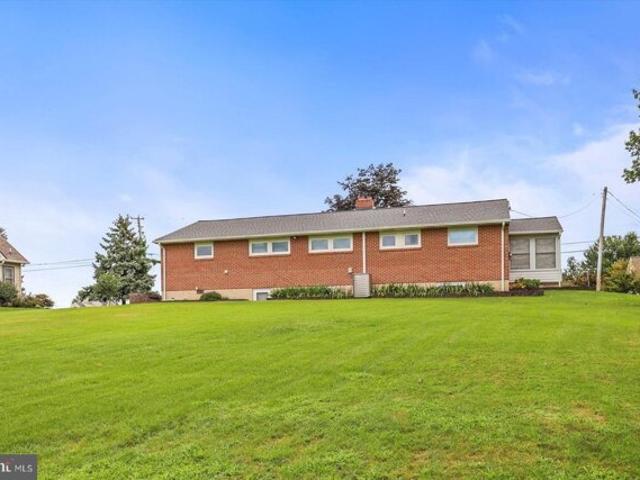 House for sale in Mount Wolf