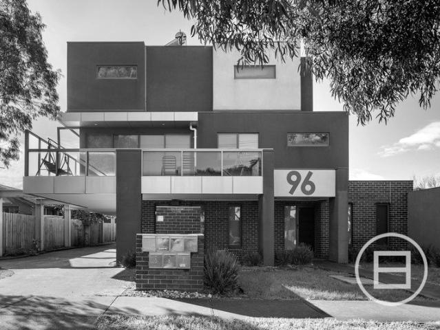 Townhouse for sale in Camerons Creek, Victoria