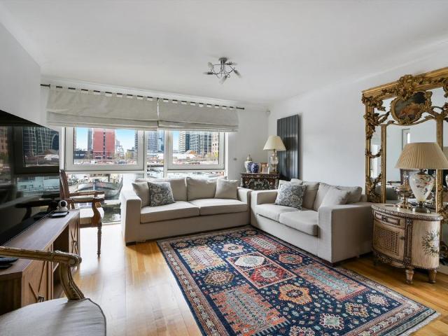 House for rent in Boardwalk Place, Blackwall