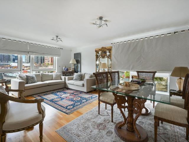 Apartment for rent in Boardwalk Place, Blackwall