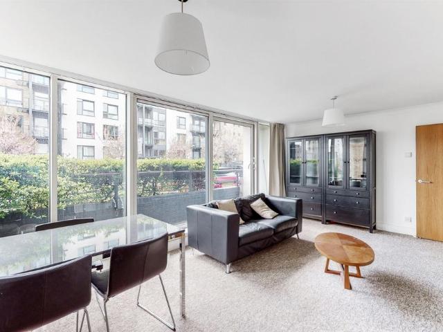 Apartment for rent in Boardwalk Place, Blackwall