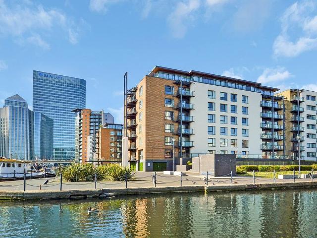 Apartment for rent in Boardwalk Place, Blackwall