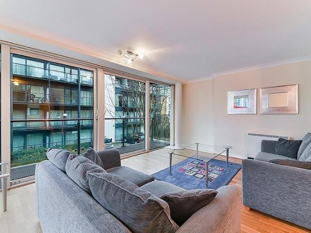 Apartment for rent in Boardwalk Place, Blackwall