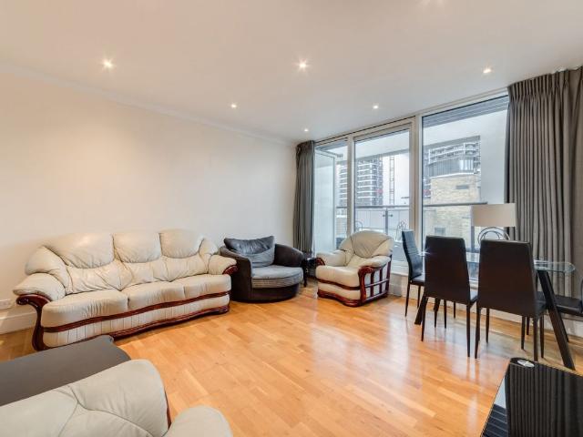 Apartment for rent in Boardwalk Place, Blackwall