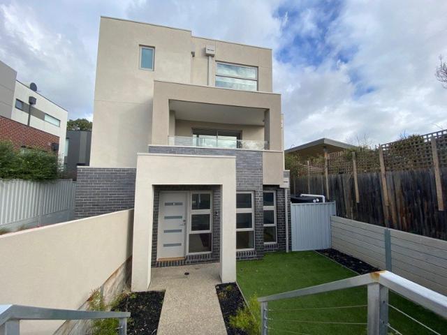 Townhouse for rent in Camerons Creek, Victoria