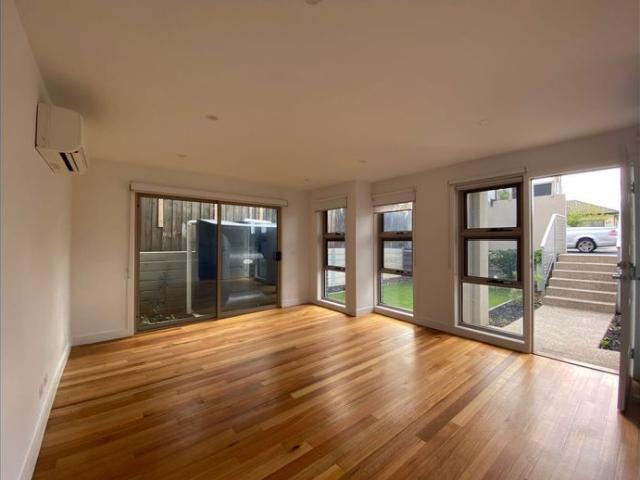 Townhouse for rent in Camerons Creek, Victoria