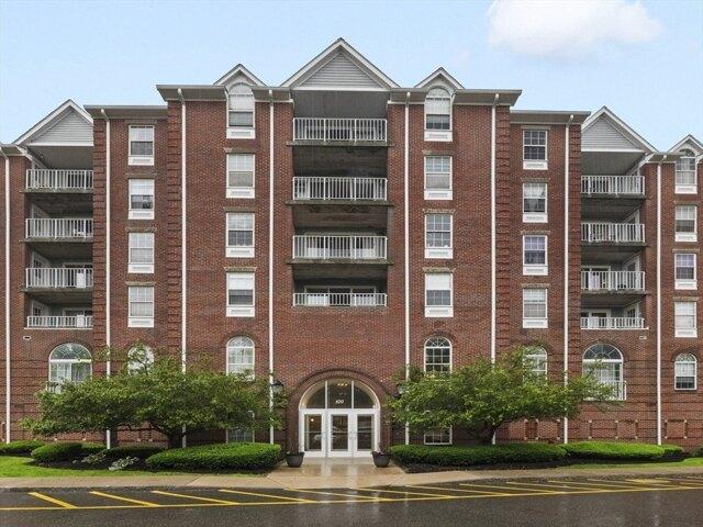 Condo for sale in Chelsea