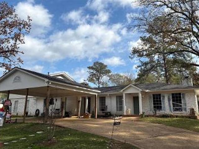 House for sale in Mendenhall, Mississippi