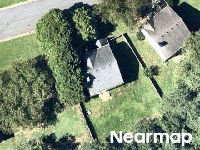 House for sale in Browns Mill Lake, Stonecrest