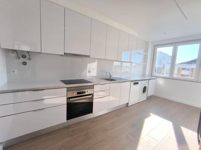 Apartamento alugar em Portela da Azóia, Santiago Dos Velhos