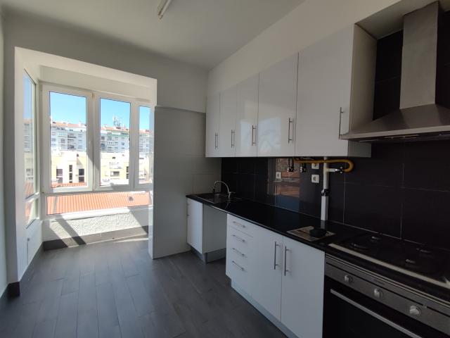 Apartamento alugar em Portela da Azóia, Santiago Dos Velhos