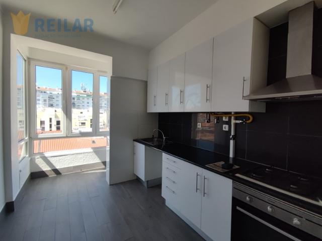 Apartamento alugar em Portela da Azóia, Santiago Dos Velhos