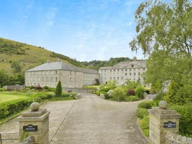 House for sale in Charlesworth, East Midlands