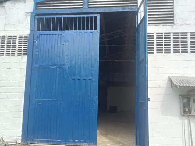 Bodega En Arriendo En Ibague En Urb. La Victoria A209181
