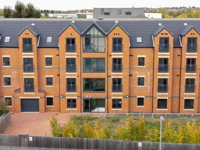 Studio for rent in Caldermill, East Midlands