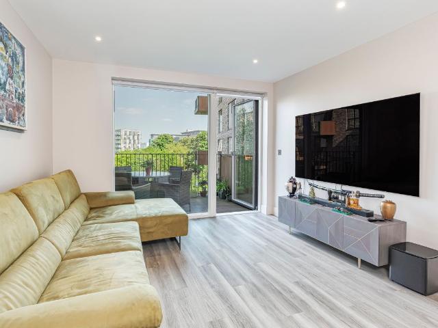 Apartment for rent in Alperton, Greater London